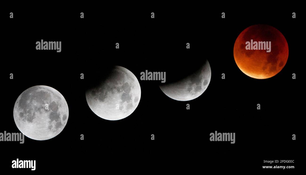 Sviluppo di una Luna Rossa in un'eclissi lunare totale. Foto Stock