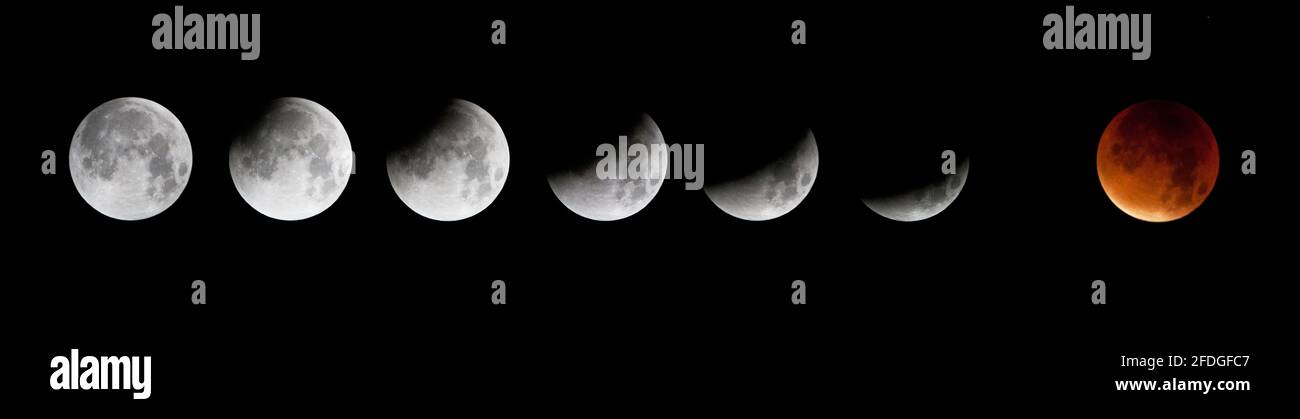 Sviluppo di una Luna Rossa in un'eclissi lunare totale. Foto Stock