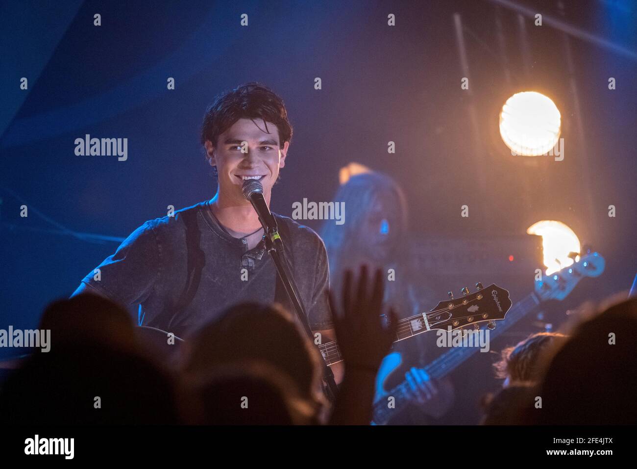 KJ APA in i STILL BELIEVE (2020), diretto da ANDREW ERWIN e JON ERWIN. Copyright: Solo per uso editoriale. Non sono previste copertine di libri o merchandising. Si tratta di un documento distribuito pubblicamente. Solo diritti di accesso, nessuna licenza di copyright fornita. Da riprodurre solo in combinazione con la promozione di questo film. Credit: Kevin Downes Productions / Kingdom Story Company / Album Foto Stock