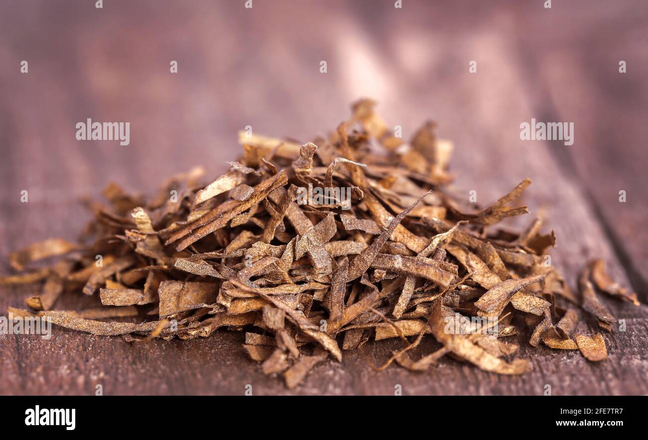 Foglie di tabacco secche da vicino Foto Stock