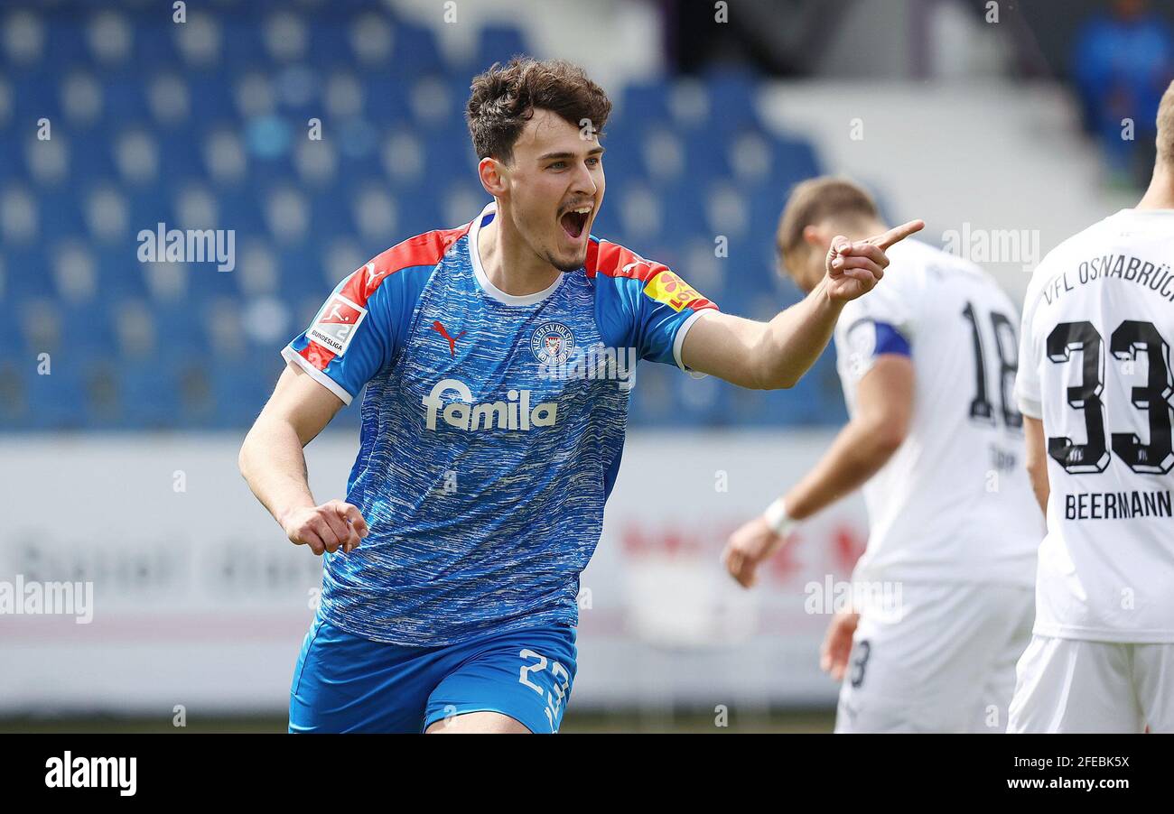 Firo: 24.04.2021 Fuvuball: Calcio: Seconda stagione Bundesliga 2020/21 VfL Osnabrvºck - Holstein Kiel Kiel, JUbel dopo obiettivo a 1: 0 | utilizzo in tutto il mondo Foto Stock