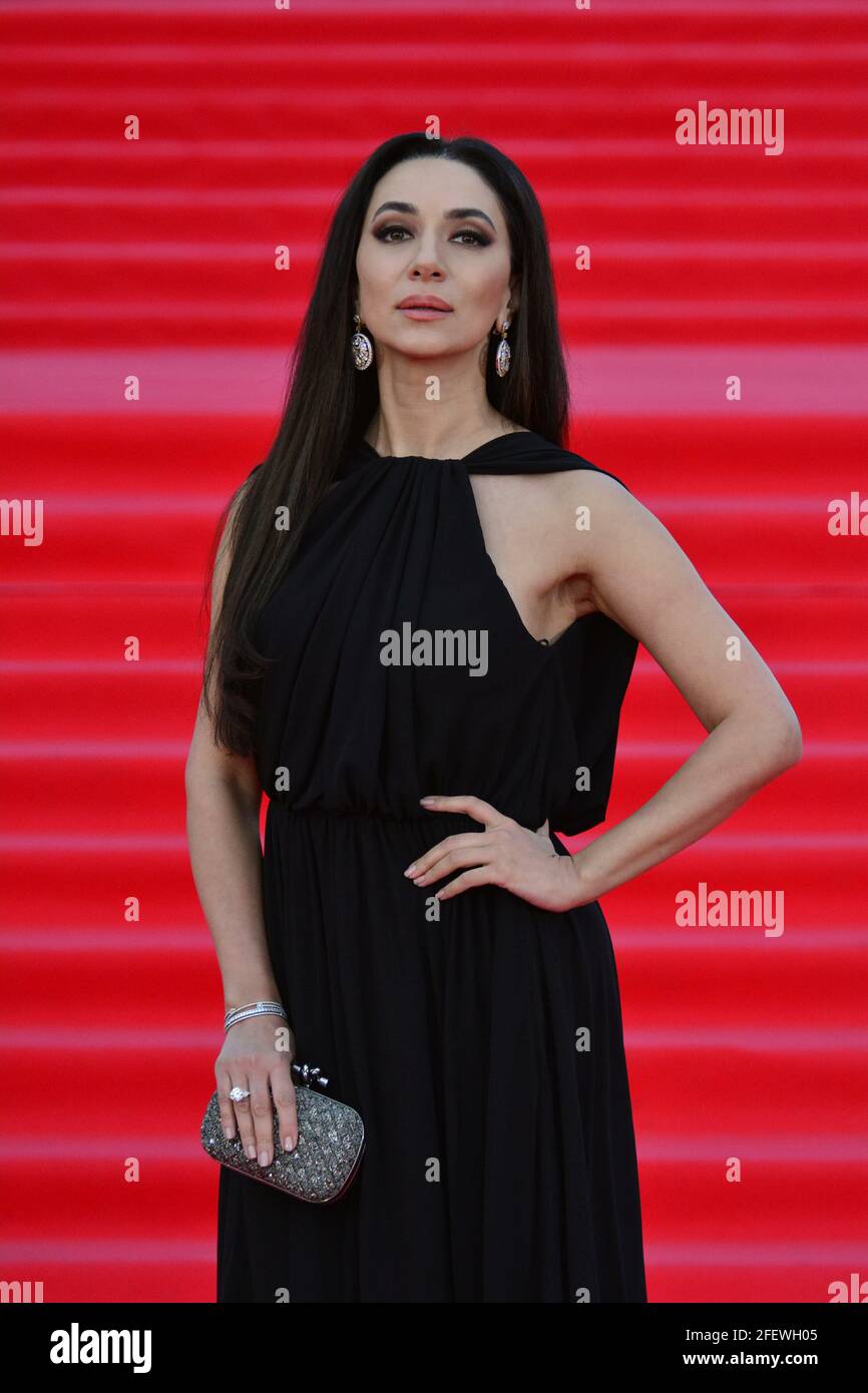Cerimonia di apertura il 43°. Festival Internazionale del Cinema di  Mosca.'Red Road'. Teatro 'Russia', Strastnoy Boulevard, Mosca 22 aprile 2021.  Nella foto: Zarifa Mgoyan Zara Foto: Pavel Kashaev Foto stock - Alamy