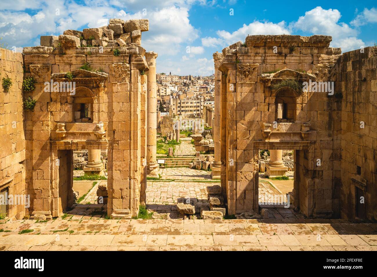 Propylaeum del Santuario di Artemis a Jerash in Giordania Foto Stock