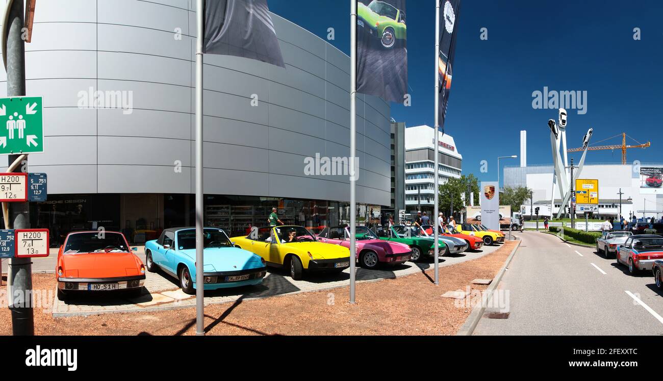 STOCCARDA, GERMANIA - 2 GIUGNO 2019: Porsche Museum festeggia il 50° anniversario della Porsche 914. In genere Porsche Day. Foto Stock