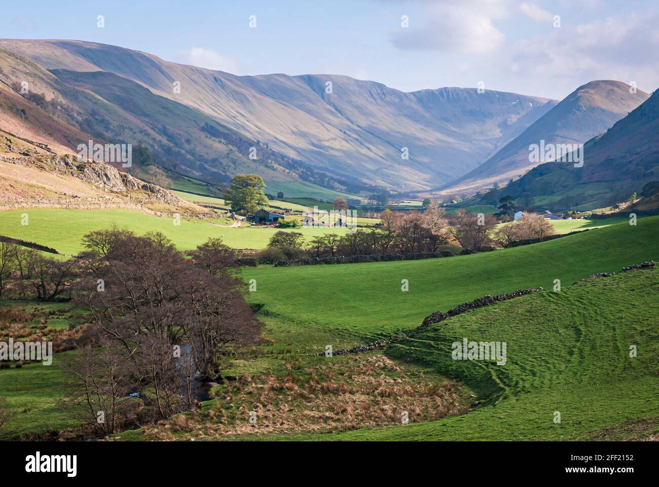 Una calda primavera 3 foto HDR di Martindale comune nel Lake District National Park, Cumbria, Inghilterra. 18 aprile 2009 Foto Stock