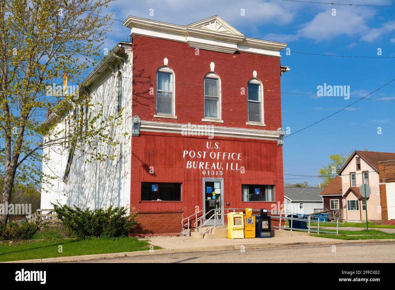 Bureau Junction, Illinois - Stati Uniti - 22 aprile 2021: L'Ufficio postale di Bureau Junction nella piccola città del Midwest. Foto Stock