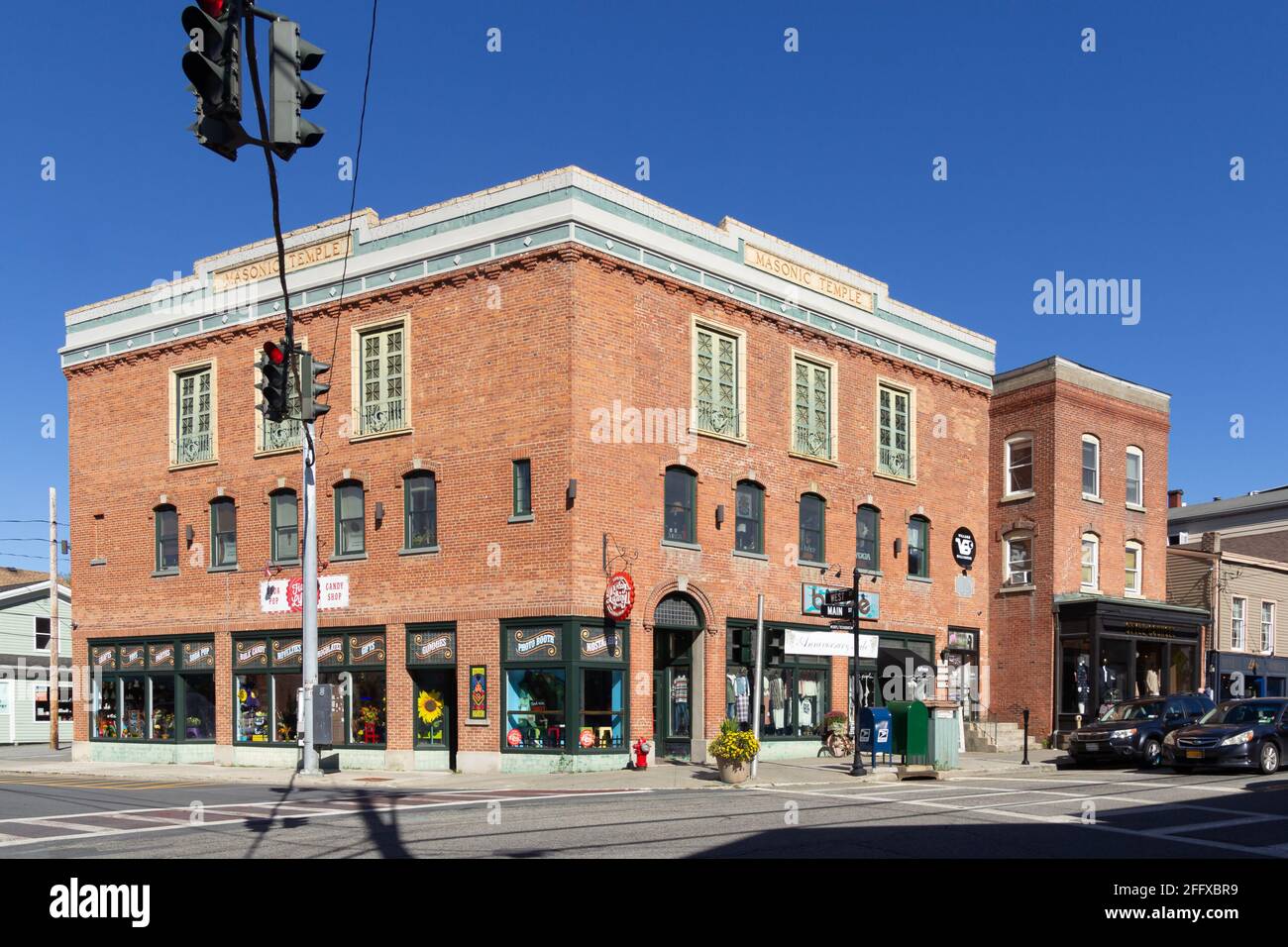 Warwick, NY / Stati Uniti - 5 ottobre 2019: Una vista panoramica di Main Street nel villaggio di Warwick. Foto Stock
