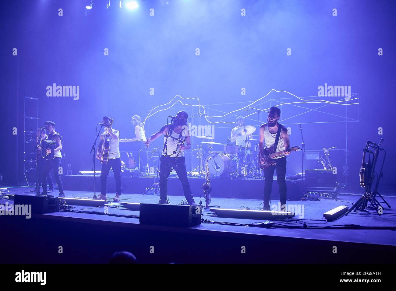 Mostoles, Spagna. 24 Apr 2021. Alvar de Pablo, Caleb Melguizo, Joselito Maravillas ëEl revendo del bluesí, Jorge Juan Mariscal, David Ruiz, Jacobo Naya, Nacho Mur di la M.O.D.A. si esibiscono al Teatro del Bosque di Mostoles. (Foto di Aingeru Harri/SOPA Images/Sipa USA) Credit: Sipa USA/Alamy Live News Foto Stock