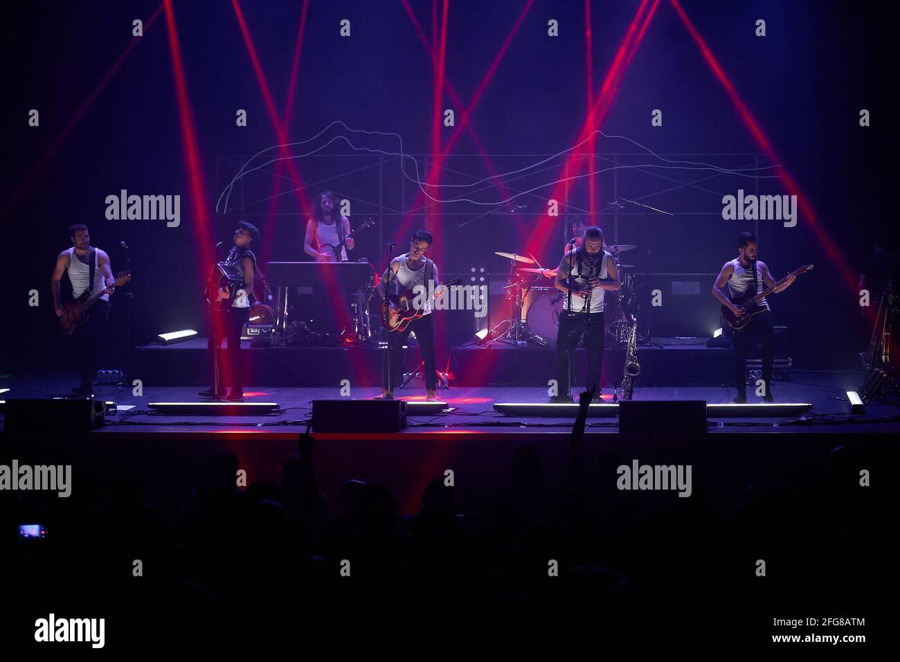 Mostoles, Spagna. 24 Apr 2021. Alvar de Pablo, Caleb Melguizo, Joselito Maravillas ëEl revendo del bluesí, Jorge Juan Mariscal, David Ruiz, Jacobo Naya, Nacho Mur di la M.O.D.A. si esibiscono al Teatro del Bosque di Mostoles. (Foto di Aingeru Harri/SOPA Images/Sipa USA) Credit: Sipa USA/Alamy Live News Foto Stock