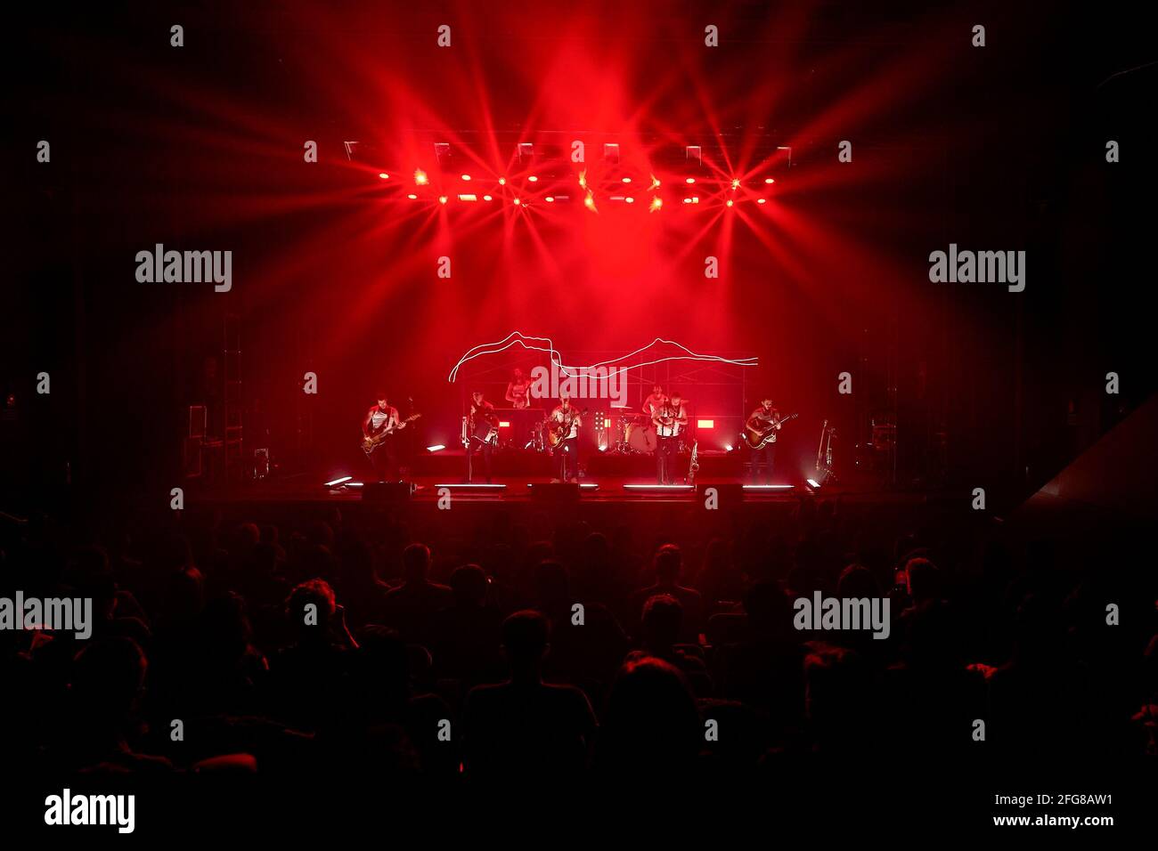 Mostoles, Spagna. 24 Apr 2021. Alvar de Pablo, Caleb Melguizo, Joselito Maravillas ëEl revendo del bluesí, Jorge Juan Mariscal, David Ruiz, Jacobo Naya, Nacho Mur di la M.O.D.A. si esibiscono al Teatro del Bosque di Mostoles. (Foto di Aingeru Harri/SOPA Images/Sipa USA) Credit: Sipa USA/Alamy Live News Foto Stock