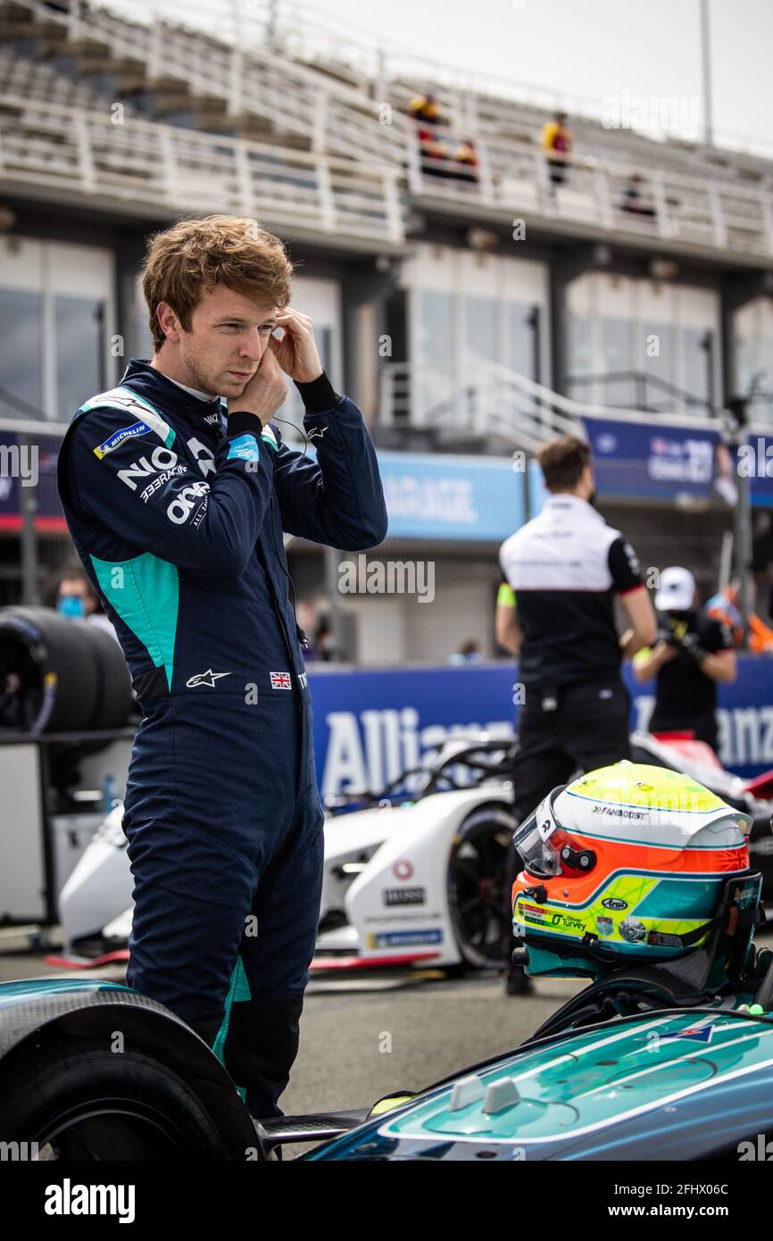 TURVEY Oliver (gbr), NIO 333 FE Team, NIO 333 FE 001, griglia ritratto de partenza griglia di partenza durante l'ePrix di Valencia 2021, 3° appuntamento del Campionato del mondo di Formula e 2020-21, sul circuito Ricardo Tormo dal 23 al 25 aprile, a Valencia, Spagna - Photo Germain Hazard / DPPI / LiveMedia Foto Stock