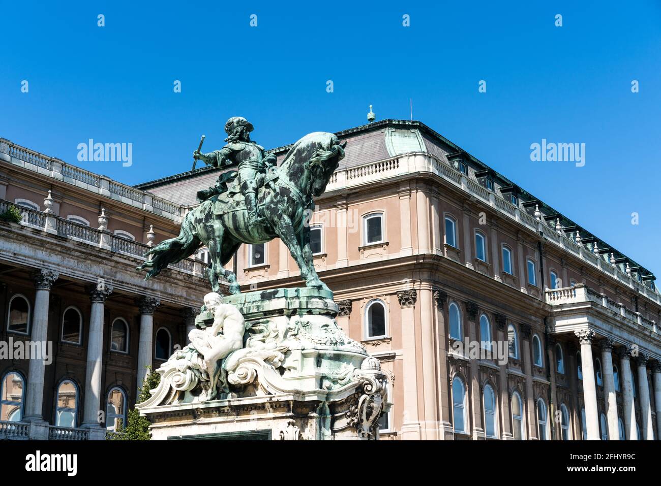 Budapest, Ungheria - 11 agosto 2019: Statua equestre di Savoia Eugen nel Castello di Buda Foto Stock