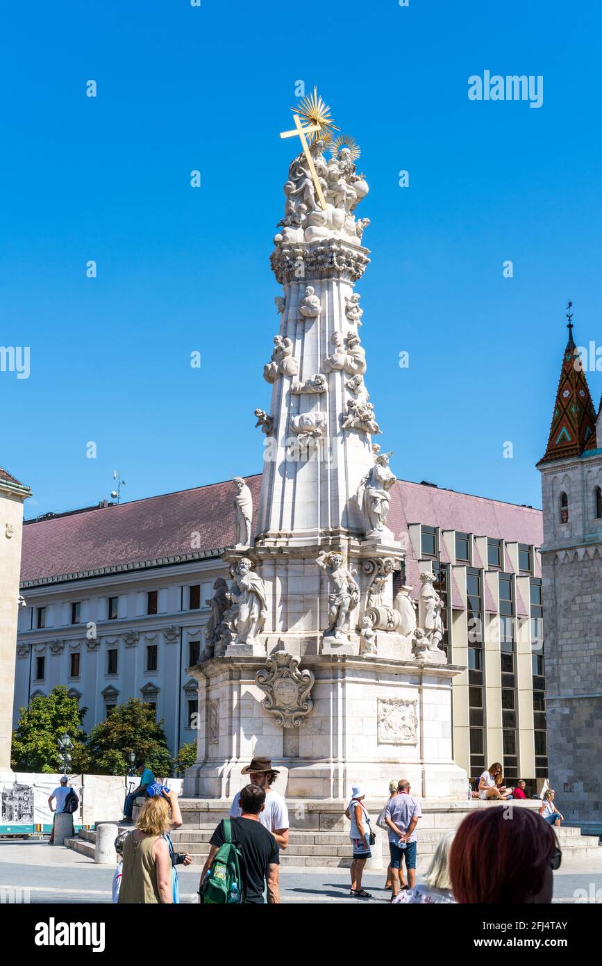 Budapest, Ungheria - 11 agosto 2019: Statua della Santissima Trinità nel quartiere del Castello di Budapest Foto Stock