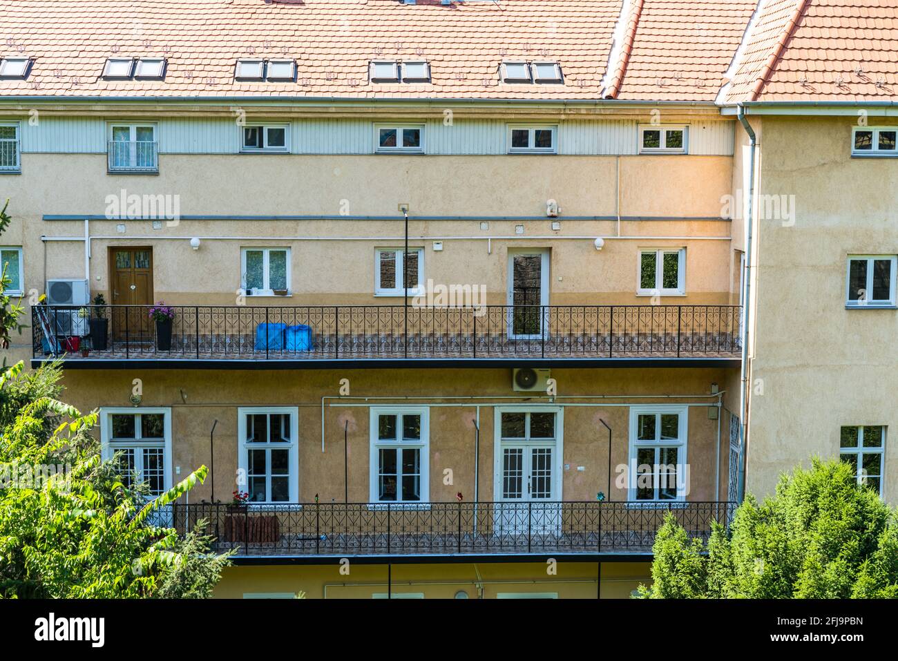 Budapest, Ungheria - 10 agosto 2019: Edificio residenziale nel centro di Budapest Foto Stock
