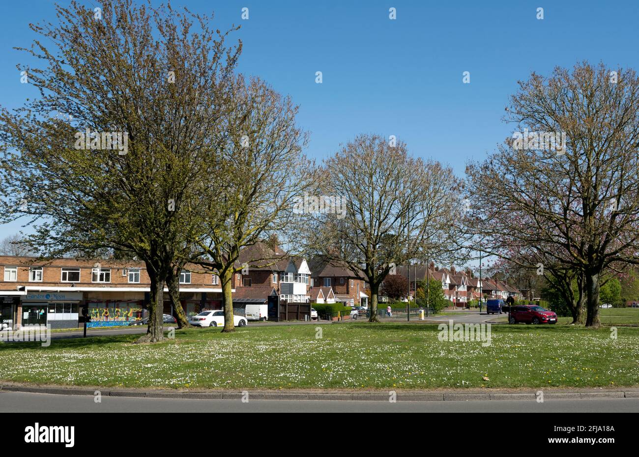 Una vista verso School Road, Warstock, Birmingham, Inghilterra, Regno Unito Foto Stock