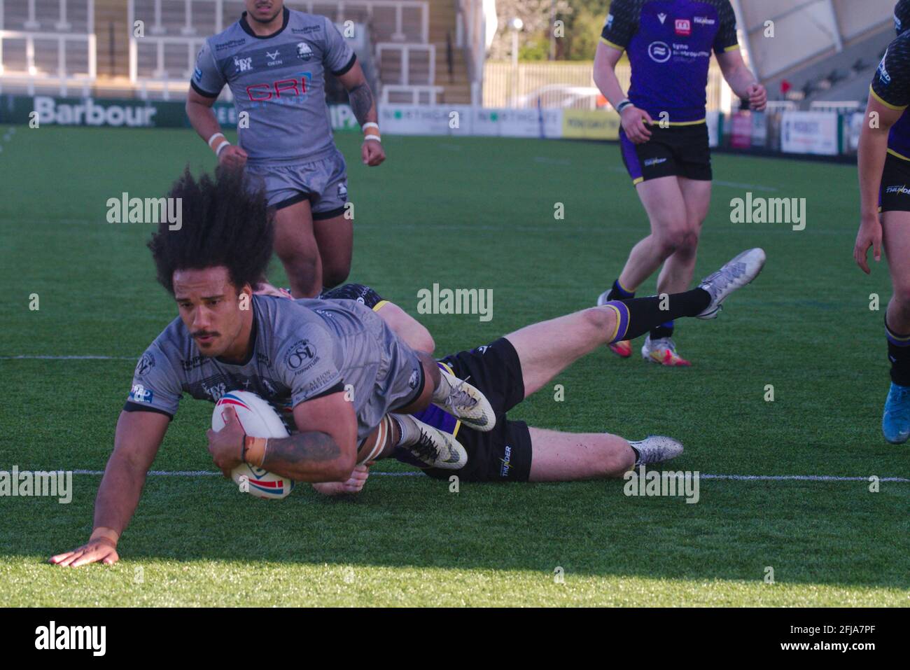 Newcastle upon Tyne, Inghilterra, 25 aprile 2021. Joel Farrell diving per provare Sheffield Eagles contro Newcastle Thunder nella partita di Betfred Championship al Kingston Park. Credit: Colin Edwards/Alamy Live News. Foto Stock
