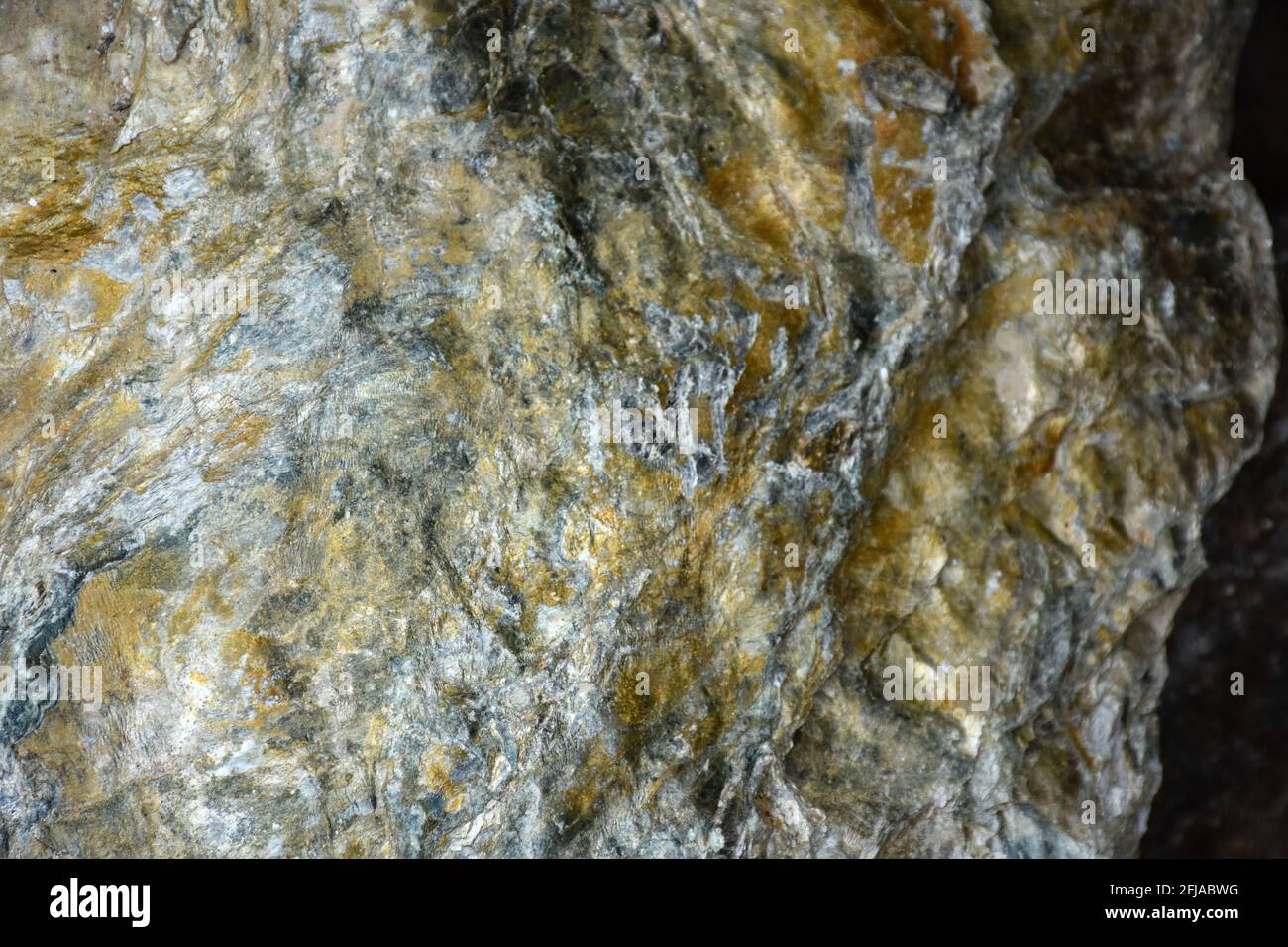 Rocce amorfe dal design, dal disegno e dal colore bellissimi Foto Stock