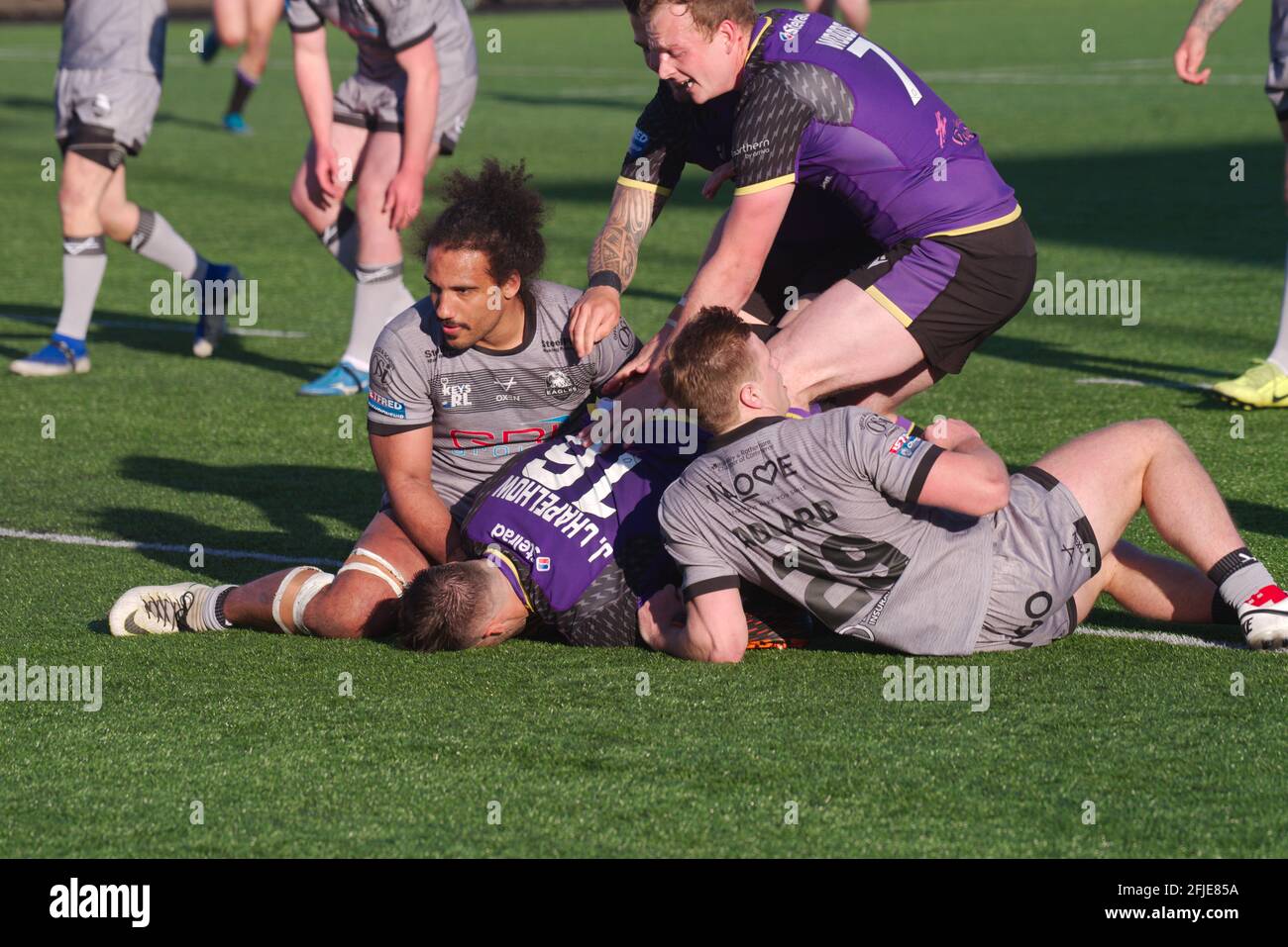 Newcastle upon Tyne, Inghilterra, 25 aprile 2021. Ted Chapelhow diving per provare Newcastle Thunder contro Sheffield Eagles nella partita di Betfred Championship al Kingston Park. Credit: Colin Edwards/Alamy Live News. Foto Stock