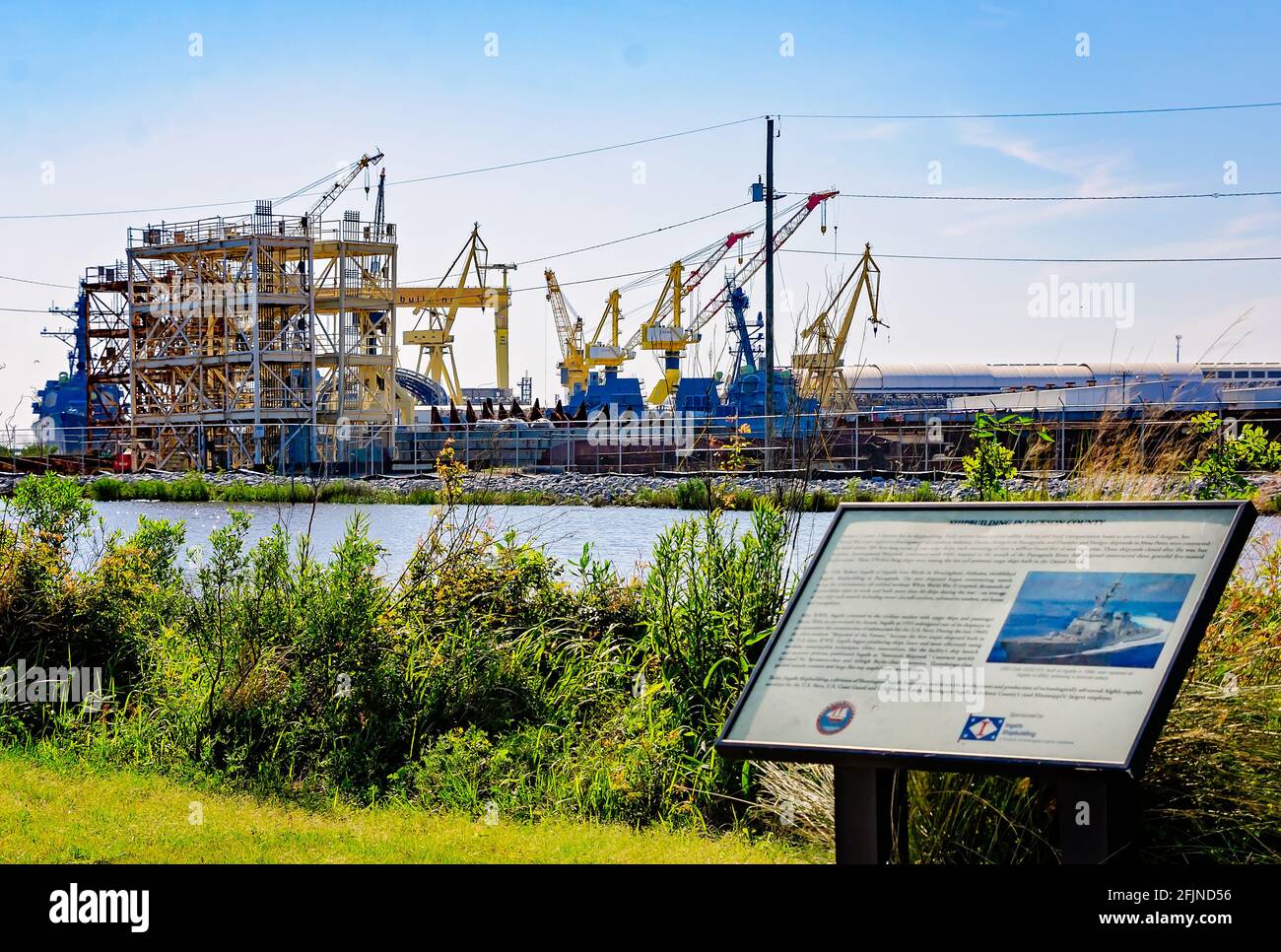 Una mostra di Huntington Ingalls a Point Park fornisce informazioni sul ruolo della contea di Jackson nella storia della costruzione navale a Pascagoula, Mississippi. Foto Stock