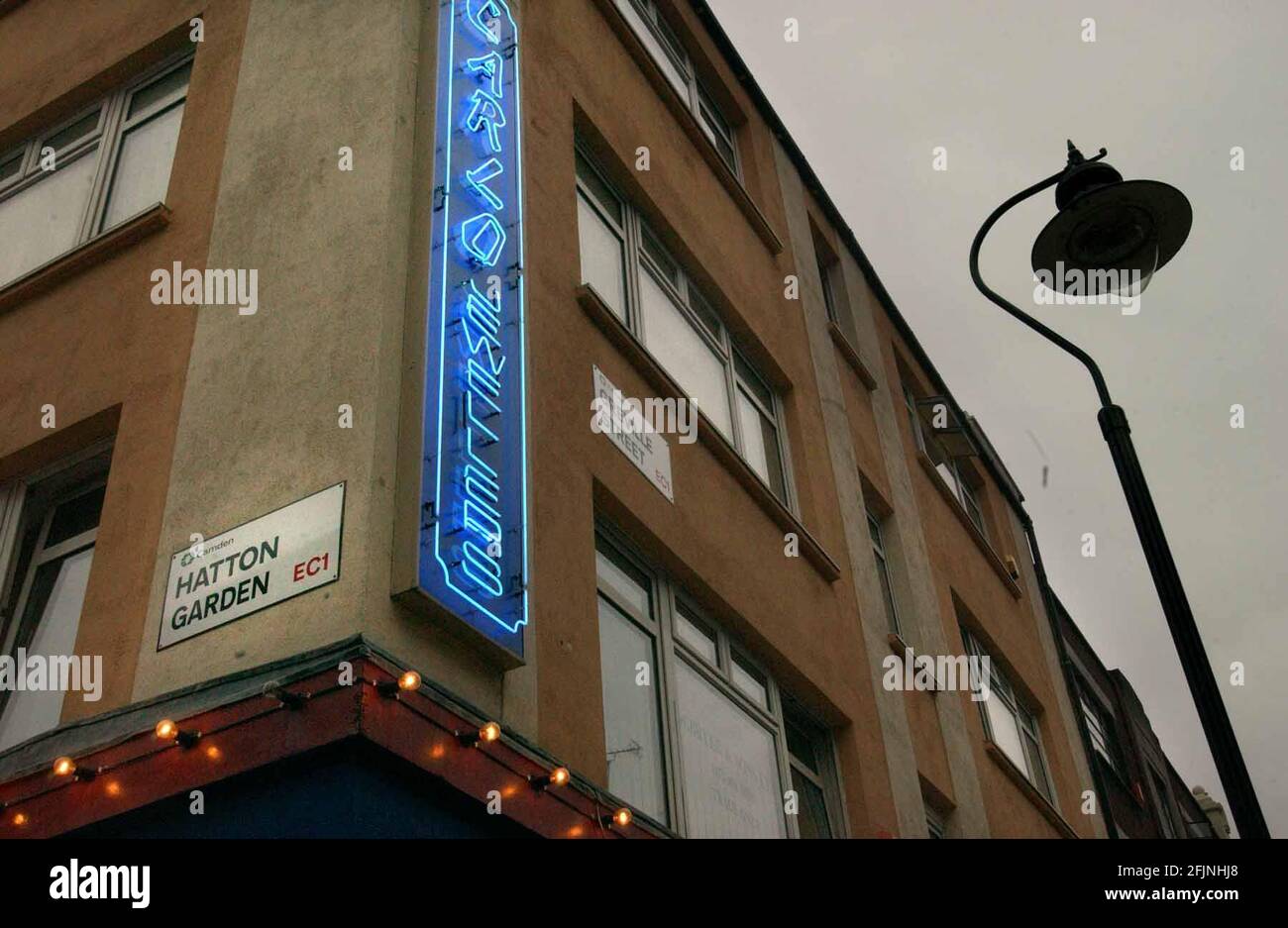 HATTON GARDEN,LONDON.21/11/03 PILSTON Foto Stock