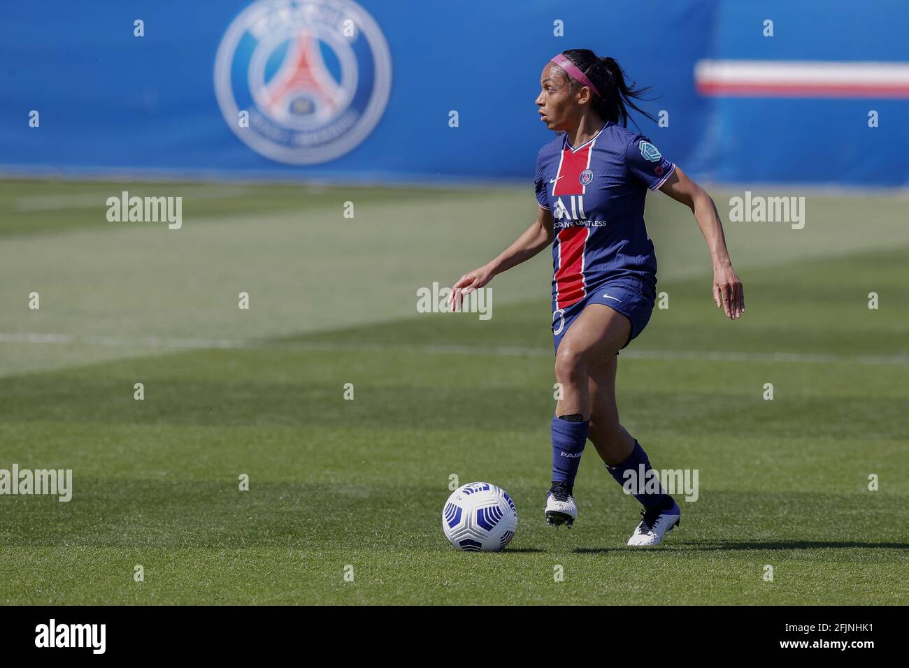 Perle Morroni della PSG durante la UEFA Women's Champions League, semi-finale, prima tappa di calcio tra Paris Saint-Germain e FC Barcelona il 25 aprile 2021 allo stadio Georges Lefevre di Saint-Germain-en-Laye, Francia - Photo Loic Baratoux / DPPI / LiveMedia Foto Stock