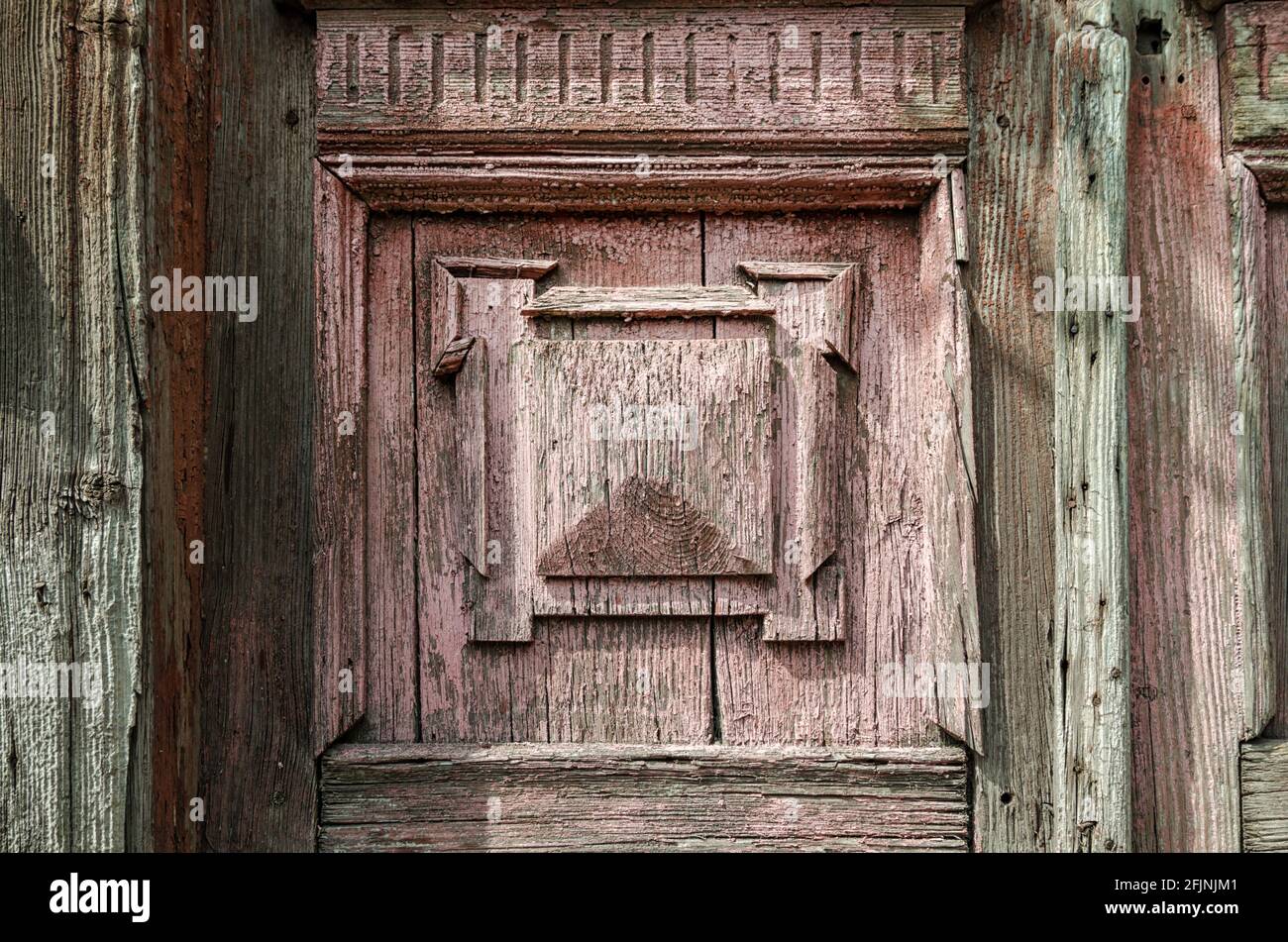 vecchio muro di legno di casa d'epoca con arredamento primo piano Foto Stock
