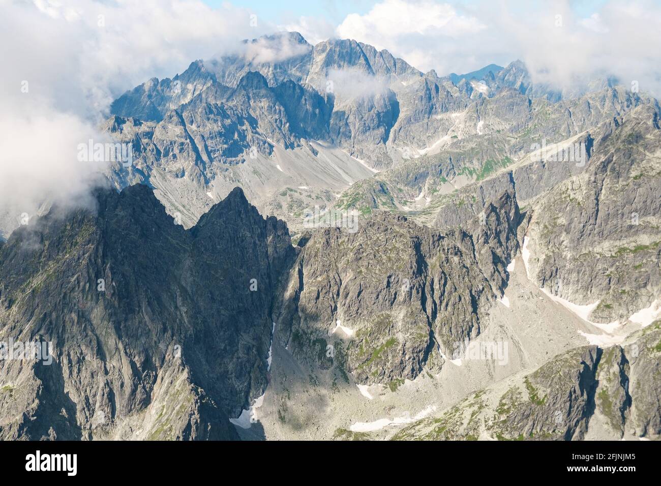 Vista panoramica del paesaggio montano in alta Tatra. Foto Stock