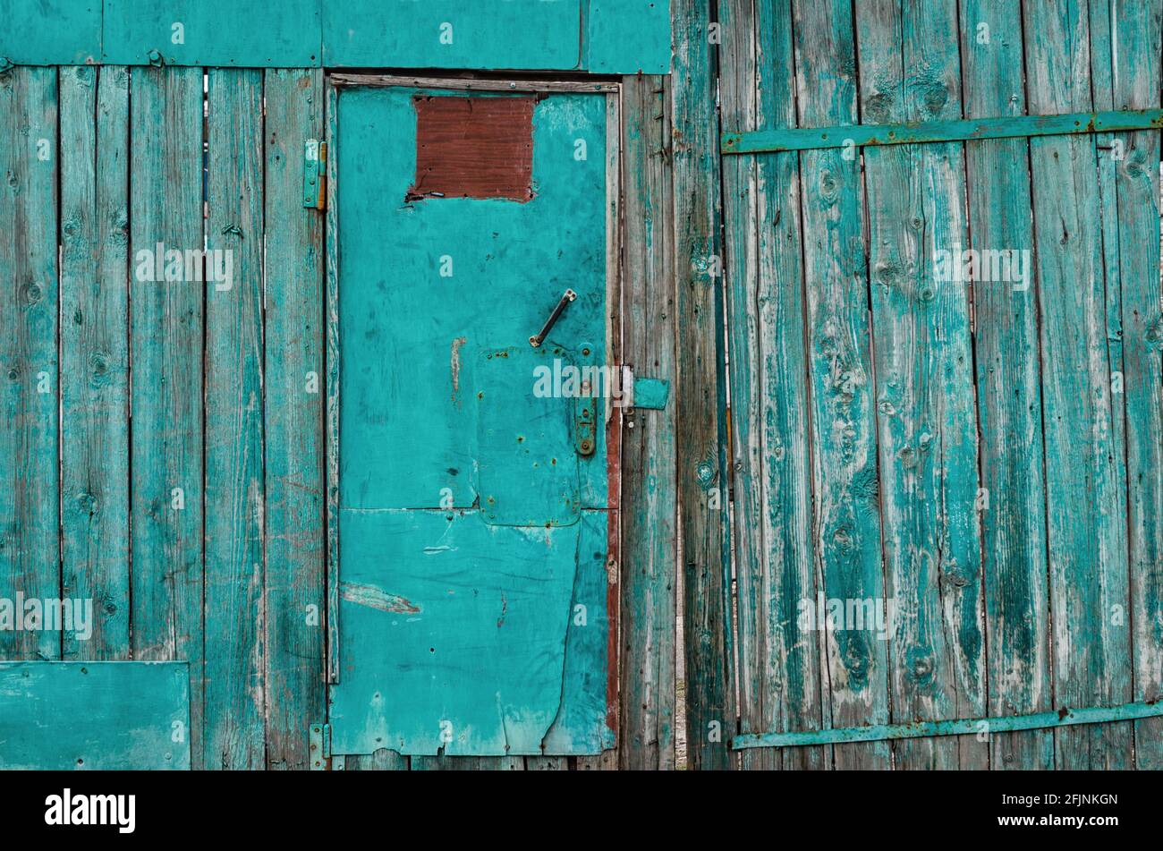 vecchia porta di legno vintage vicino sullo sfondo Foto Stock