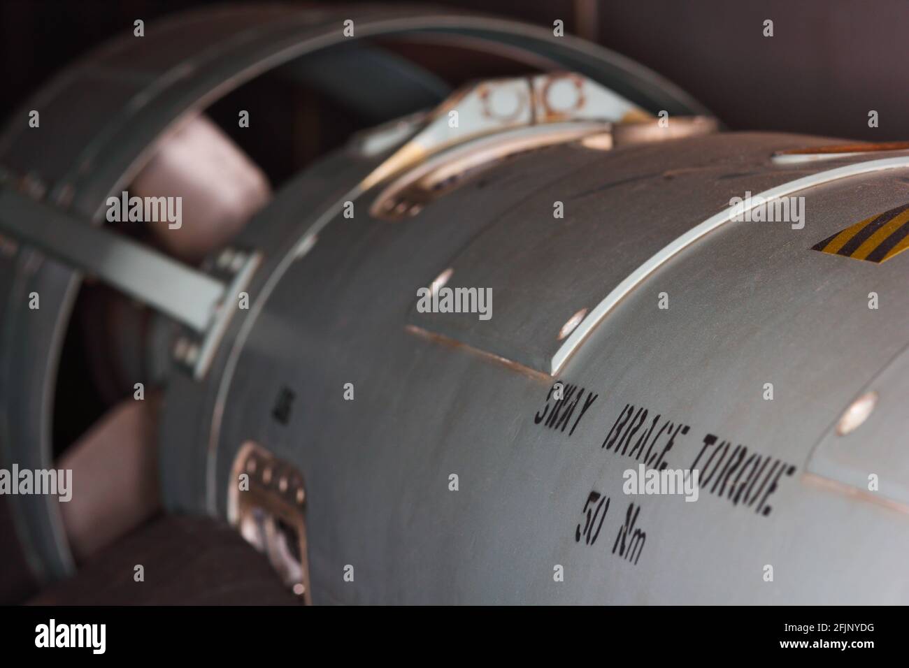 Fusoliera grande Grey Bomb Explosive Aircraft Shell Foto Stock