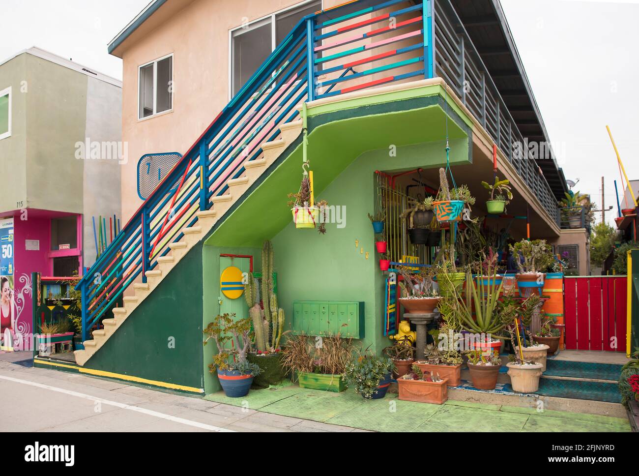 Colorati appartamenti ingresso Venice Beach, Los Angeles, California, Stati Uniti Foto Stock