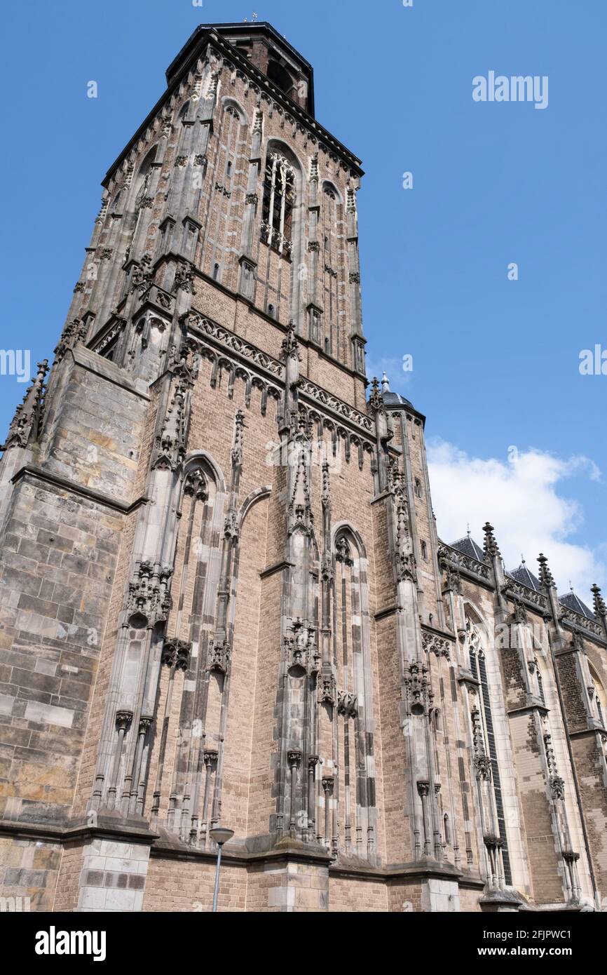 La Grande Chiesa o Chiesa di San Lebuino (in olandese: Grote di Lebuïnuskerk) è l'edificio principale della città olandese di Deventer, Paesi Bassi Foto Stock