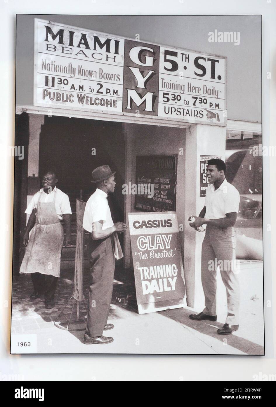 Cassius Clay (ora Muhammad Ali), al 5° St Gym Miami di Angelo Dundee, 12 aprile 2011. IMMAGINE DAVID ASHDOWN Foto Stock