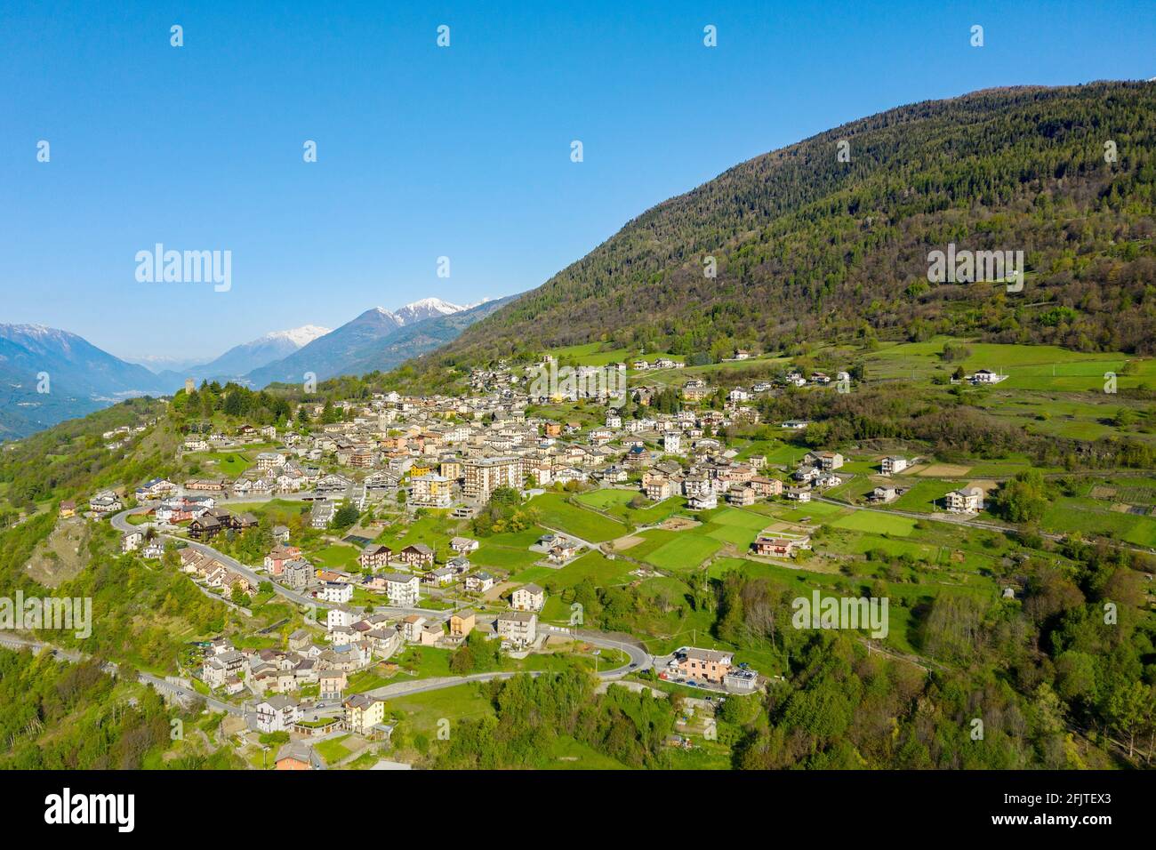 Teglio, Valtellina (IT), veduta aerea della città Foto Stock