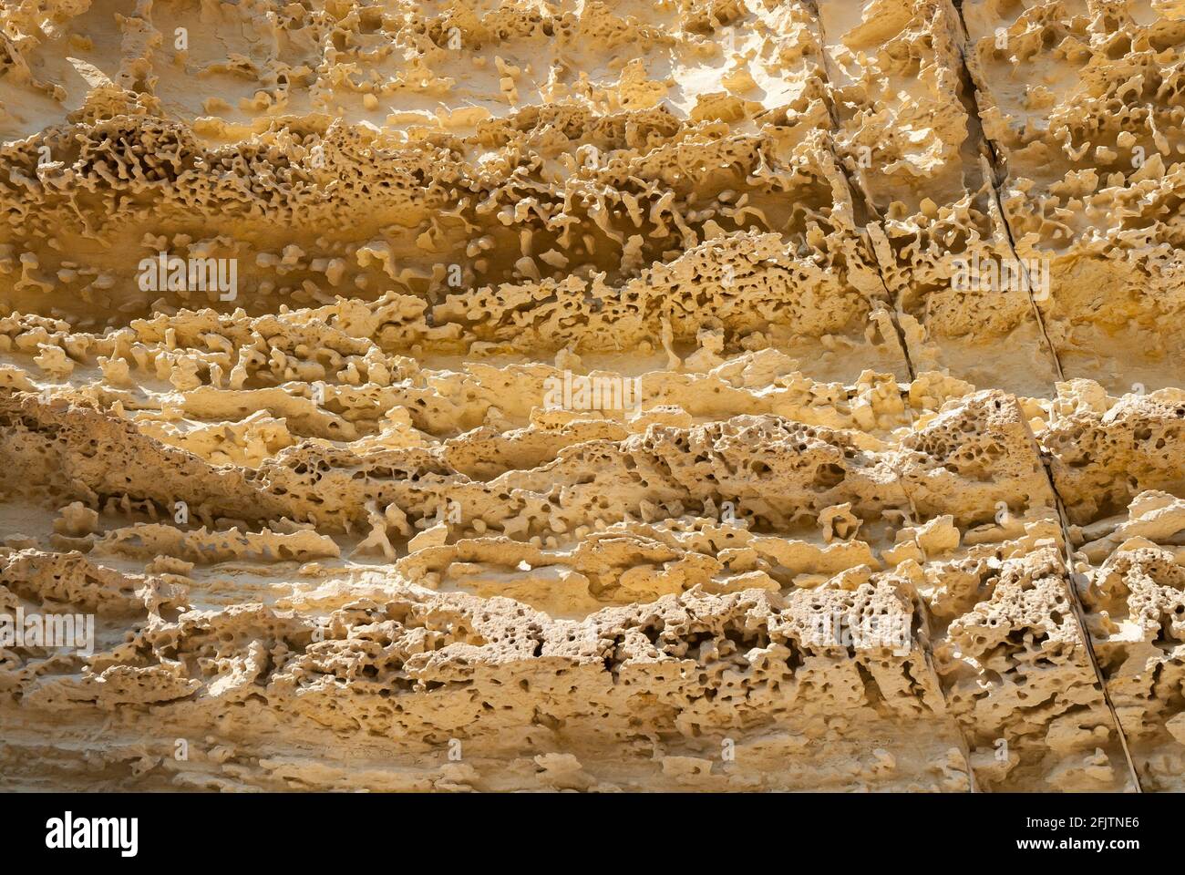 Scogliere al di sotto del sito archeologico di Kourion, Cipro Foto Stock