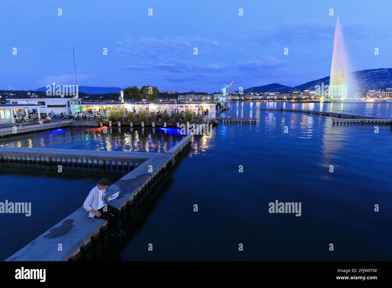Svizzera, Cantone di Ginevra, Ginevra, Lago Leman, Bains des Paquis, nuoto Foto Stock