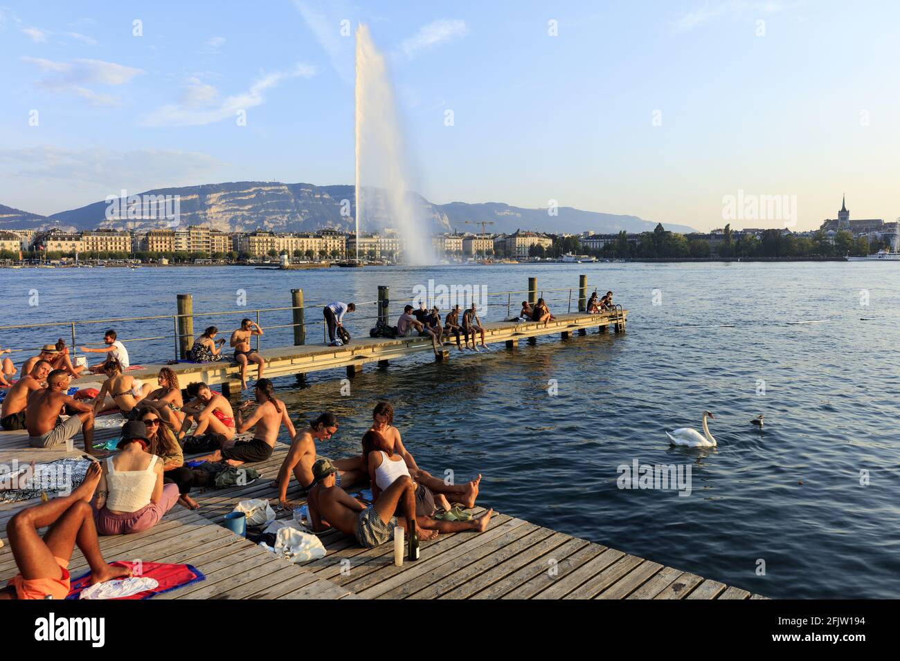 Svizzera, Cantone di Ginevra, Ginevra, Lago Leman, Bains des Paquis, nuoto Foto Stock