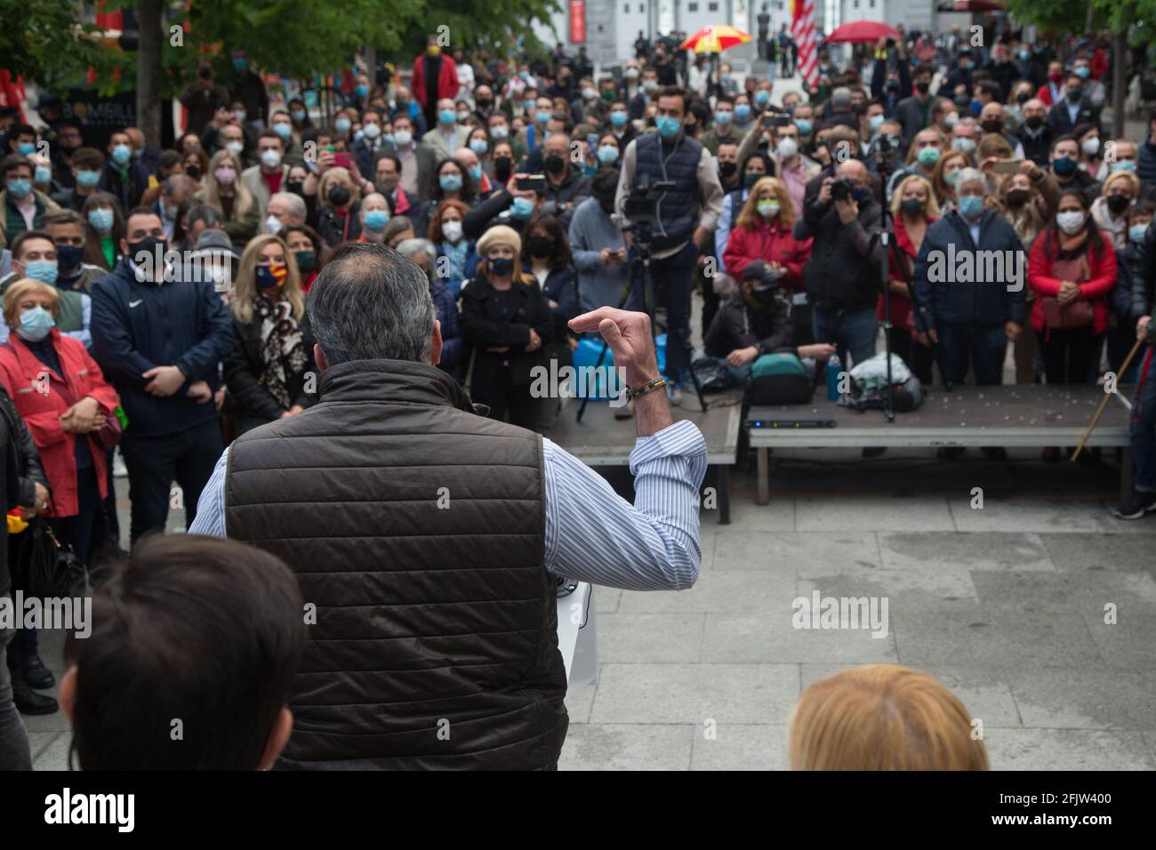 Madrid, Spagna. 22 Apr 2021. Ortega Smith durante il Rally della festa di estrema destra in Plaza de Santa Ana a Madrid, il 22 aprile 2021 a Madrid. (Foto di Fer Capdepon Arroyo/Pacific Press/Sipa USA) Credit: Sipa USA/Alamy Live News Foto Stock