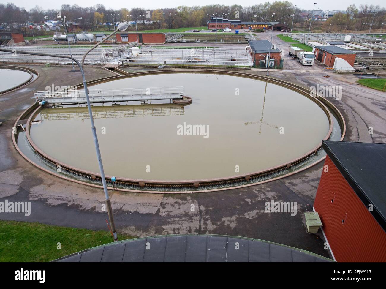 Un impianto di trattamento delle acque reflue in un comune. Foto Stock