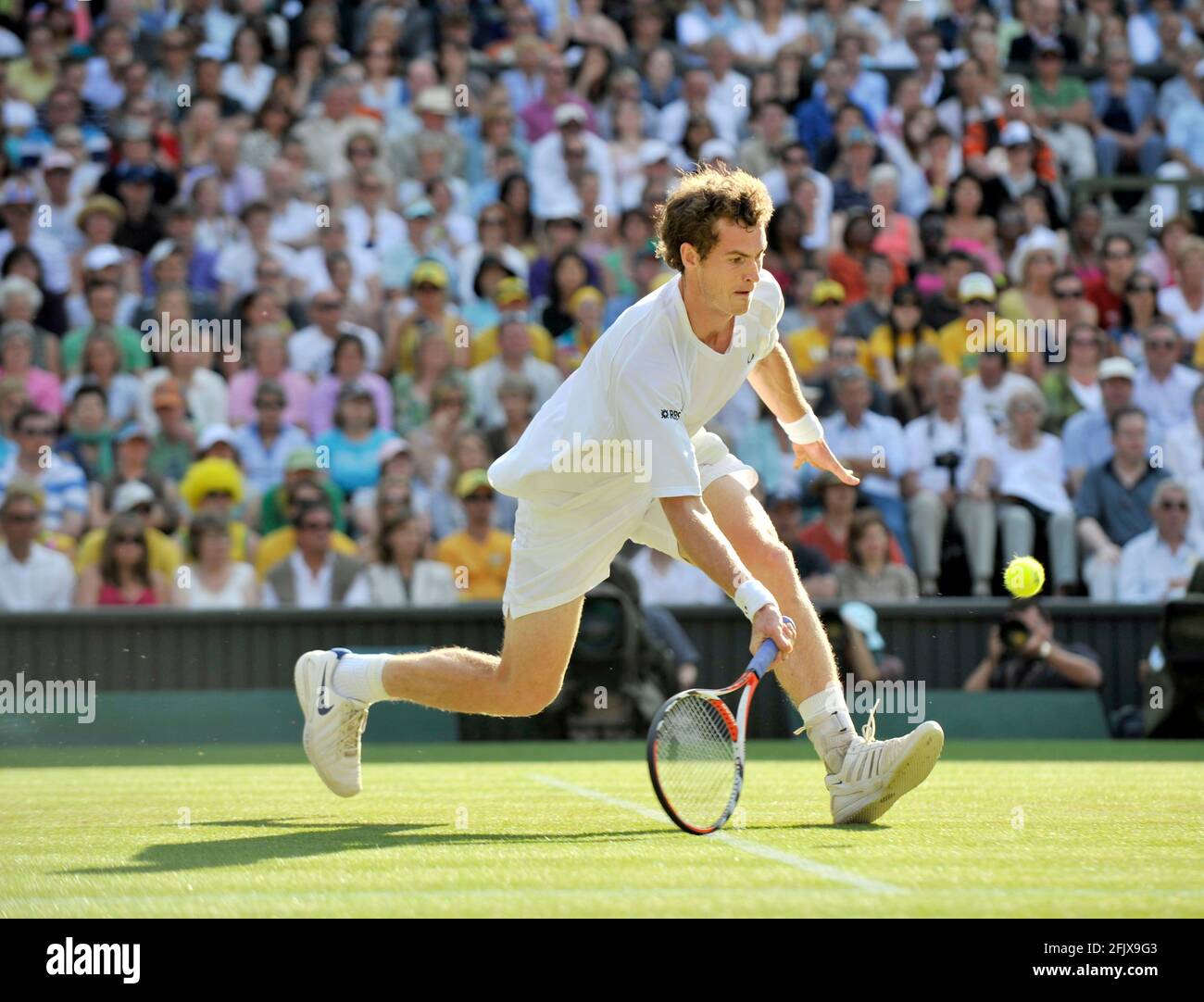 WIMBLEDON CAMPIONATI DI TENNIS 2008. 7° GIORNO 30/6/2008 E MURRAY DURANTE LA SUA PARTITA CON R.GASQUET. IMMAGINE DAVID ASHDOWN Foto Stock