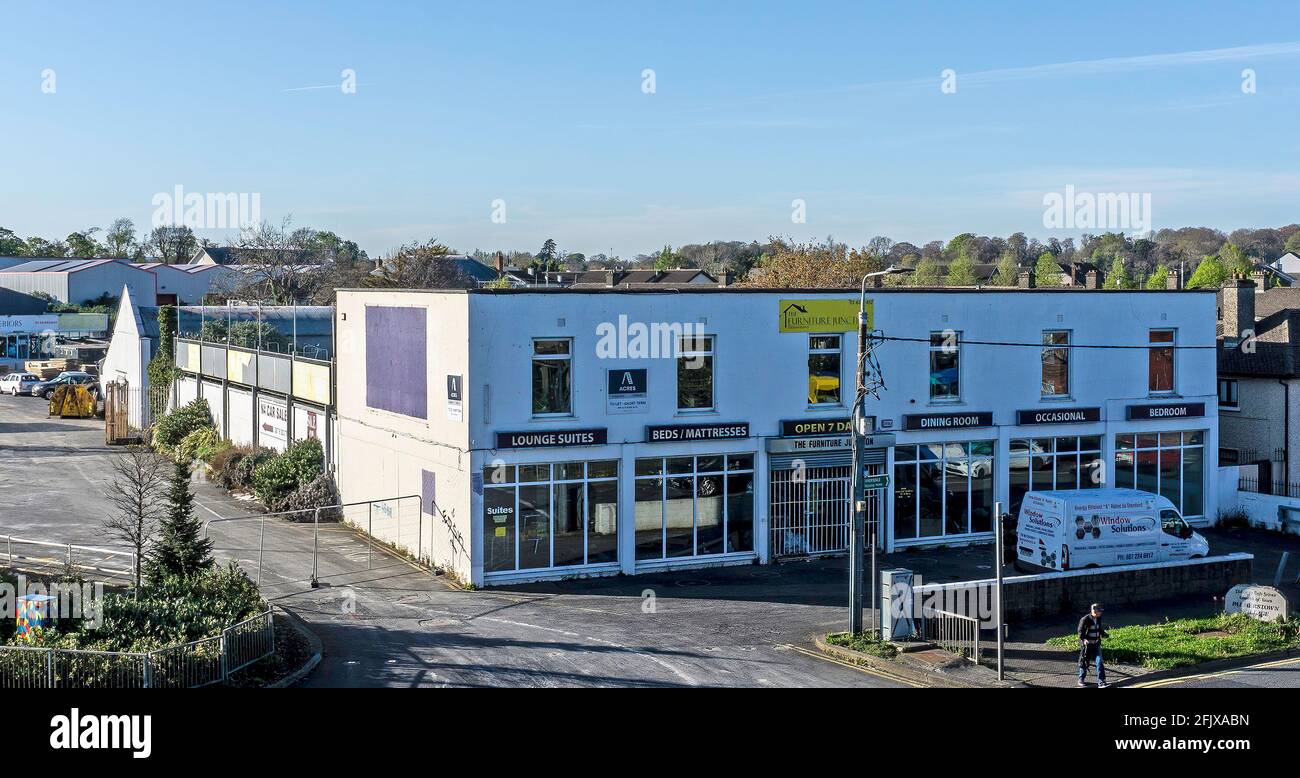 Il sito di Vincent L Byrne a Palmerstown, all'incrocio tra Kennelsfort Road e Chapelizod bypass. Qui è stata concessa la pianificazione degli appartamenti. Foto Stock