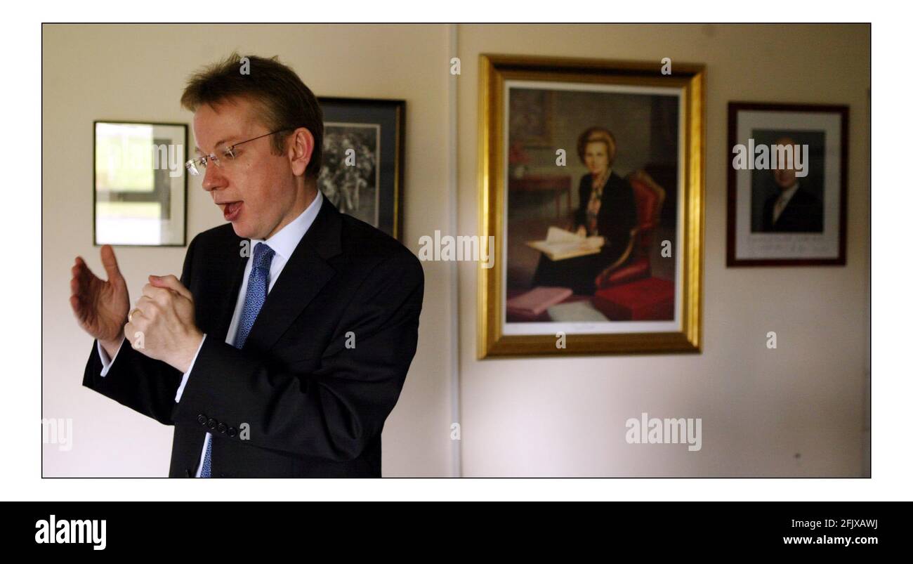 Michael Gove, candidato parlamentare conservatore per Surrey Heath .pic David Sandison 19/4/2005 Foto Stock