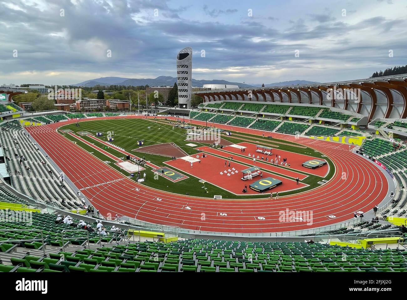 Una visione generale di Hayward Field nel campus dell'Università dell'Oregon, venerdì 23 aprile 2021, a Eugene, Ore. lo stadio servirà come sito Foto Stock