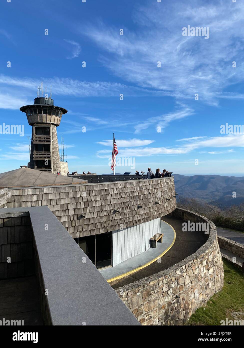 In cima alla torre nella foresta nazionale di Chattahoochee-Oconee in una bella giornata limpida. Foto Stock