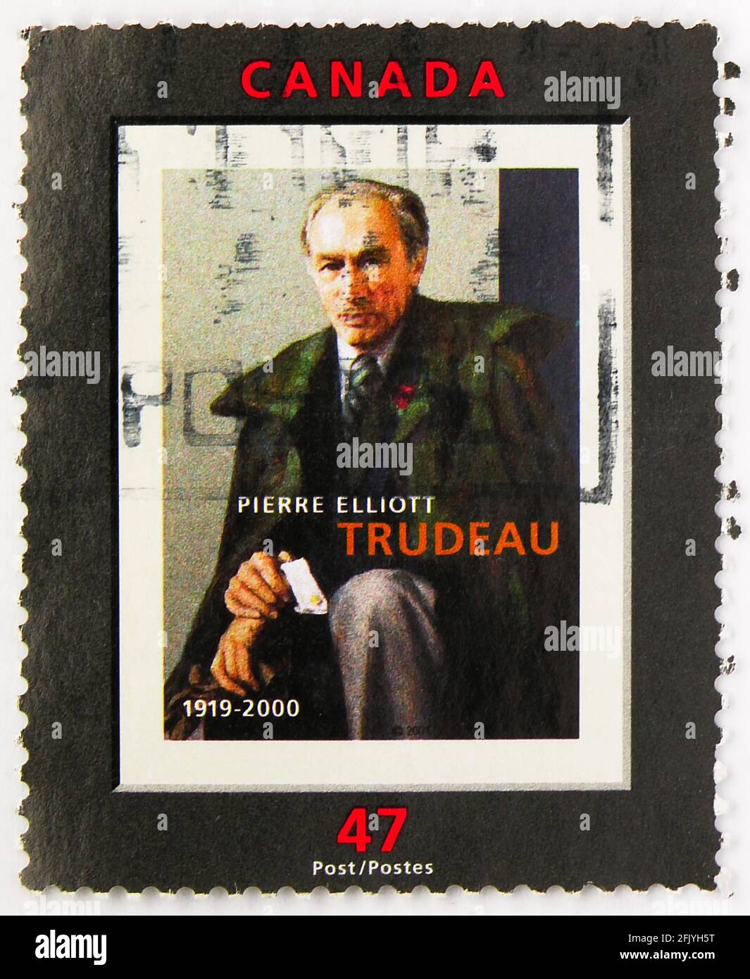 MOSCA, RUSSIA - 27 SETTEMBRE 2019: Francobollo stampato in Canada mostra Pierre Elliott Trudeau, 1919-2000, Commemoration serie, circa 2001 Foto Stock