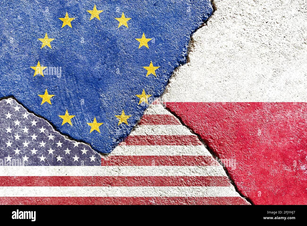 Bandiere di USA, UE e Polonia dipinte sulla parete di grunge incrinata Foto Stock