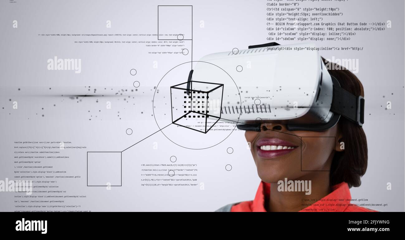 Composizione di disegni digitali ed elaborazione di dati su donna sorridente indossare il visore vr Foto Stock