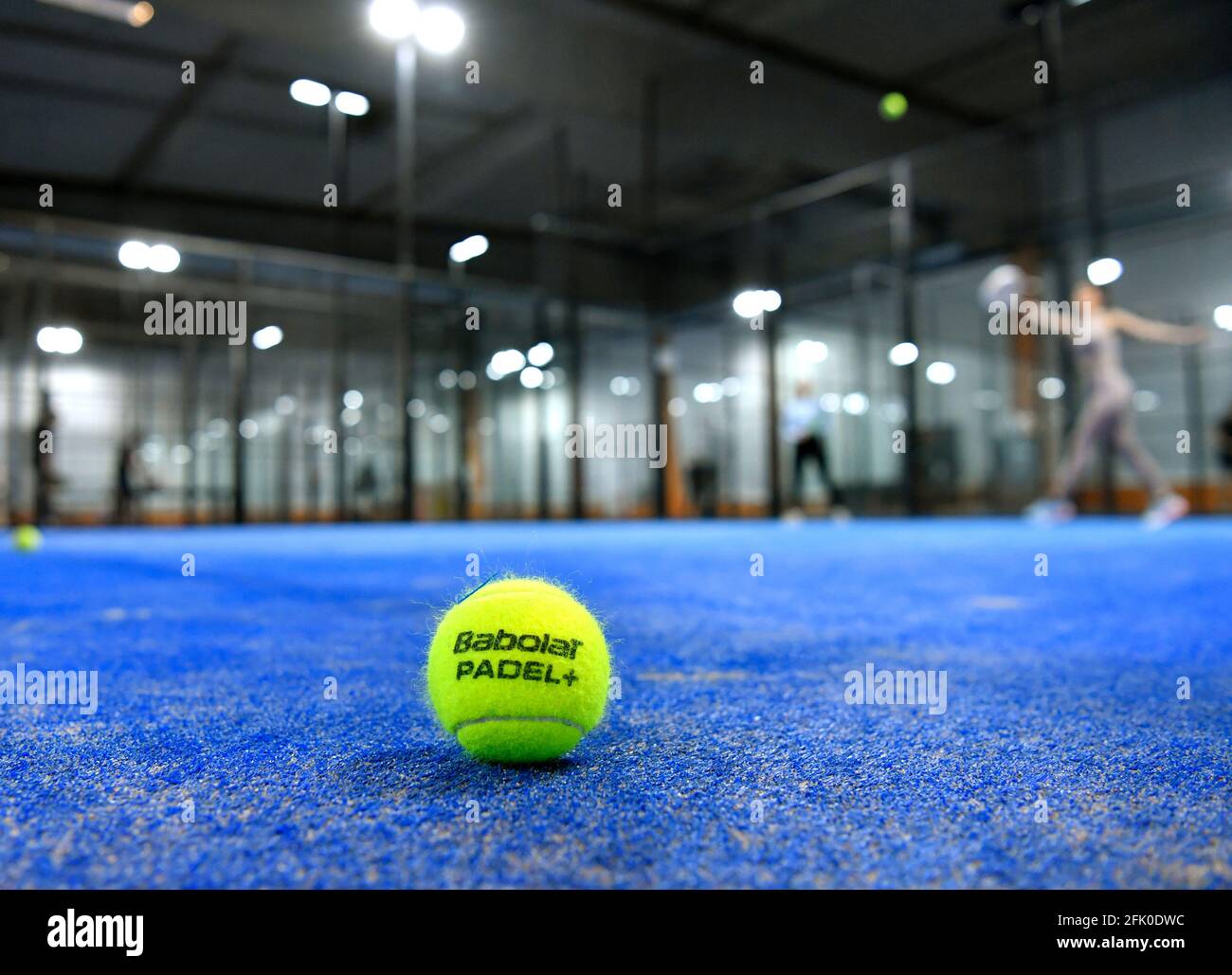 Padel è uno sport di racquet che combina gli elementi di tennis, squash e badminton. Padel è lo sport in più rapida crescita al mondo. Foto: Anders Wiklund / TT / code 10040 Foto Stock