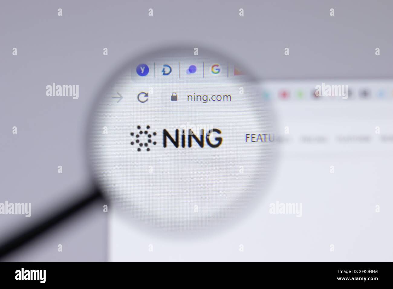 New York, USA - 26 Aprile 2021: Primo piano del logo Ning Interactive sulla pagina del sito, Editoriale illustrativo Foto Stock