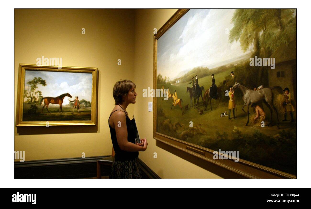 Stubbs e il Cavallo.. Il Duca di Ancaster Stallion, Spettatore con una stanza 1765-6 (immagine a sinistra) e la Dutchessa di Richmond e Lady George Lennox guardando il duca di Richmonds cavalli da corsa all'esercizio 1759-60 (a destra) di George Stubbs nell'Ala Sainsbury della Galleria Nazionale..29 Giugno - 25 Settembre..pic David Sandison 20/6/2005 Foto Stock