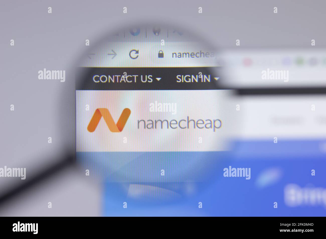 New York, USA - 26 Aprile 2021: Primo piano del logo Namecheap sulla pagina del sito, Editoriale illustrativo Foto Stock
